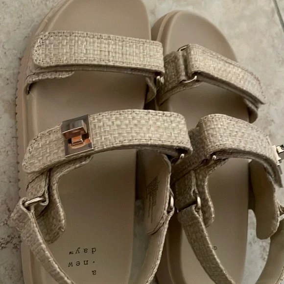 Raffia sandals new never worn - Picture 1 of 1